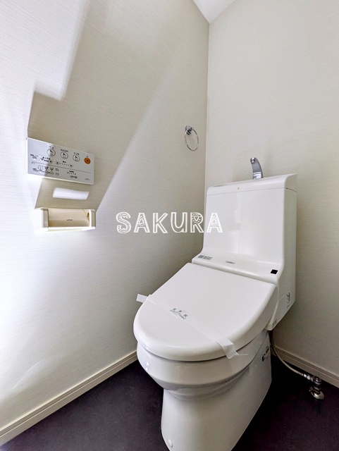 トイレ　落ち着いた色調のトイレです♪