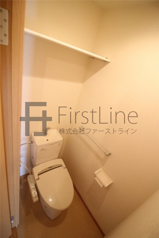トイレ　別号室の写真です