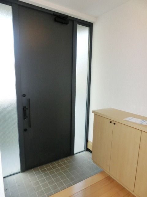 玄関　広い玄関スペース
