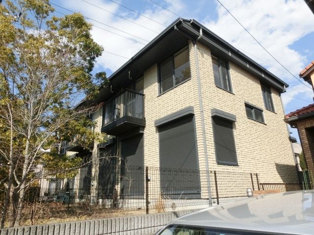 建物外観　専用庭のあるテラスハウス