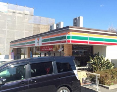 コンビニ　セブン－イレブン南浦和１丁目店（コンビニ）まで686m