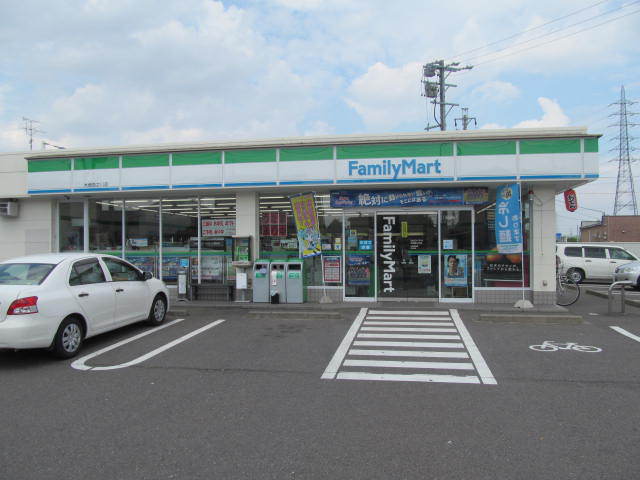コンビニ　ファミリーマート（コンビニ）まで625m
