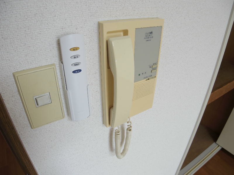 セキュリティ　照明リモコン、オートロックインターホン