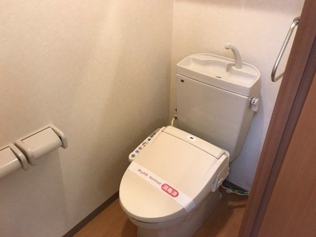 トイレ　トイレ