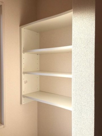 キッチン　キッチンの奥にバントリーがあります。