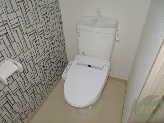 トイレ　こちらはトイレです。清潔感があり、安心して使用できます。