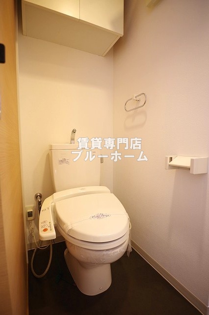 トイレ　温水洗浄便座付きのトイレです！