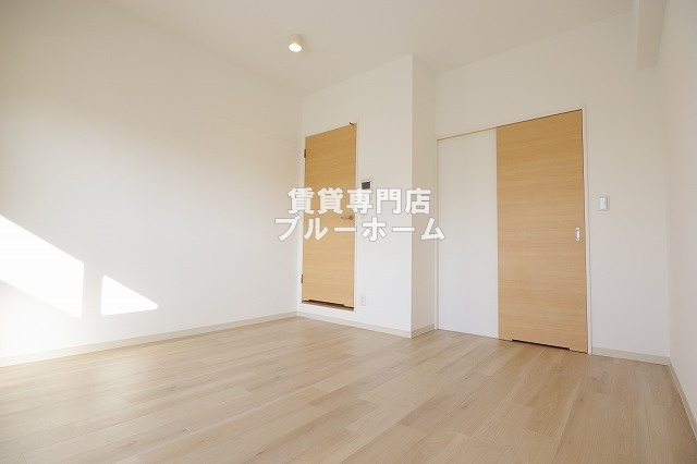 居室・リビング　洋室8帖！