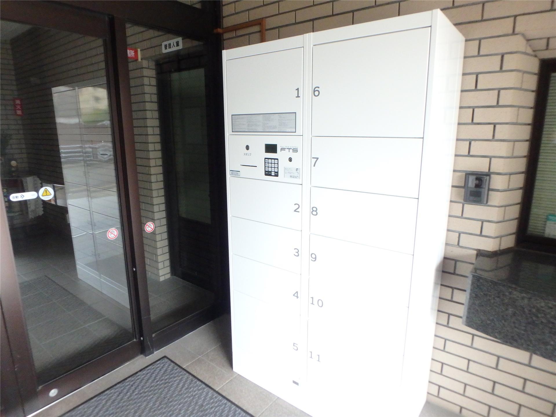 その他　宅配ボックス完備です