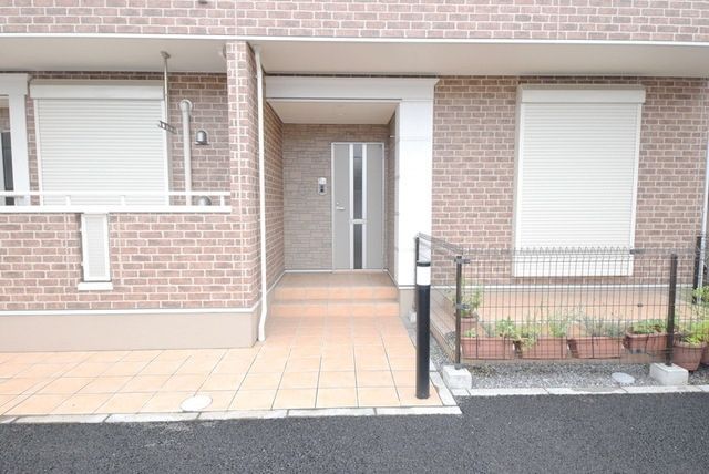 エントランス　お部屋探しは【タウンハウジング千葉店】にお任せ下さい♪