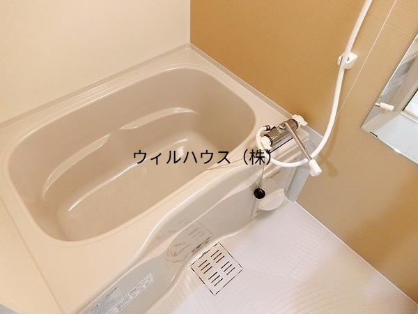 バス・シャワールーム　浴室乾燥機付きバス！