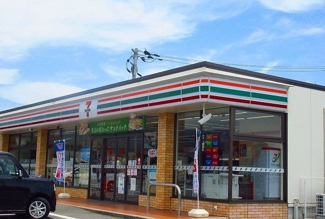 コンビニ　セブンイレブン（コンビニ）まで1500m