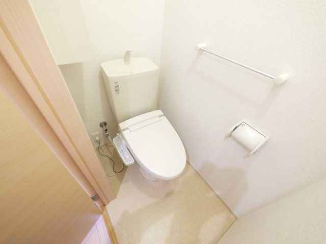 トイレ　清潔感のあるトイレです