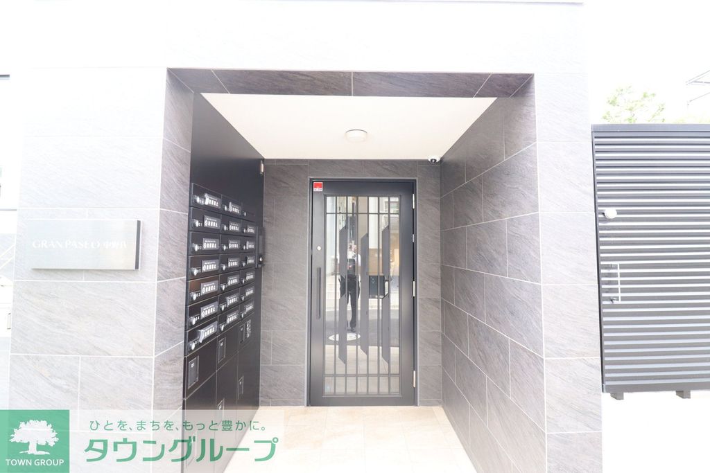 エントランス　お部屋探しはタウンハウジングへ♪