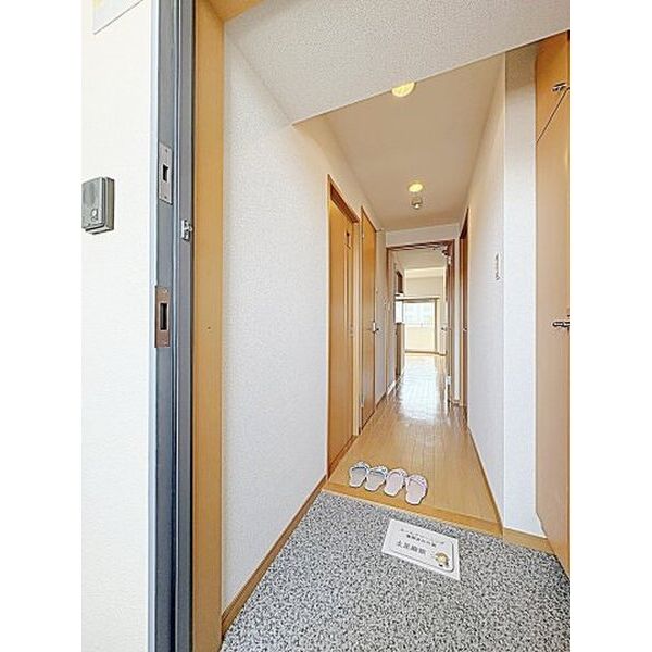 玄関　【レンタルビデオ】TSUTAYA 名古屋本郷店まで1087m