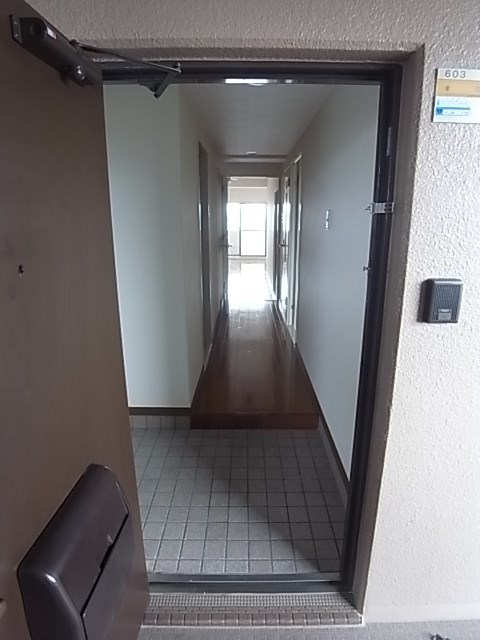 玄関　落ち着いた玄関です