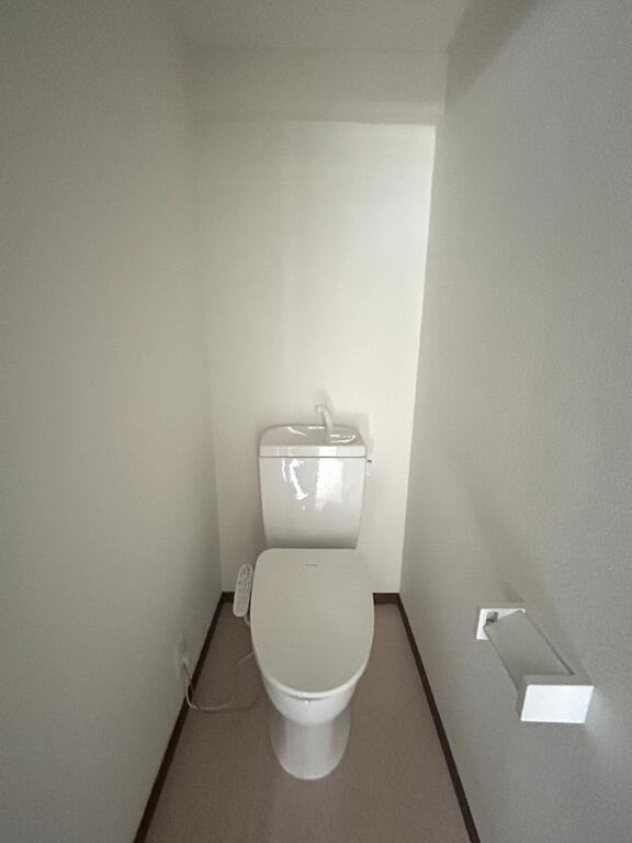 名瀬ハイツのトイレ写真