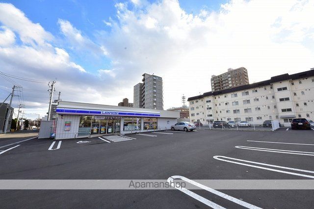 コンビニ　ローソン　札幌月寒中央十一丁目店（コンビニ）まで450m