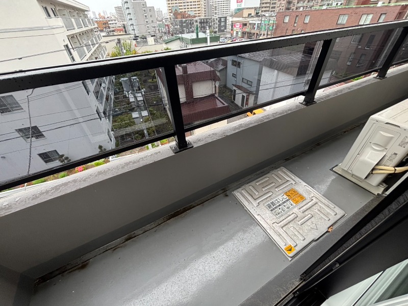 バルコニー　広々バルコニー