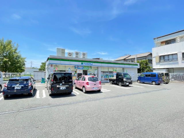 コンビニ　ファミリーマート沼津駅北口店（コンビニ）まで132m