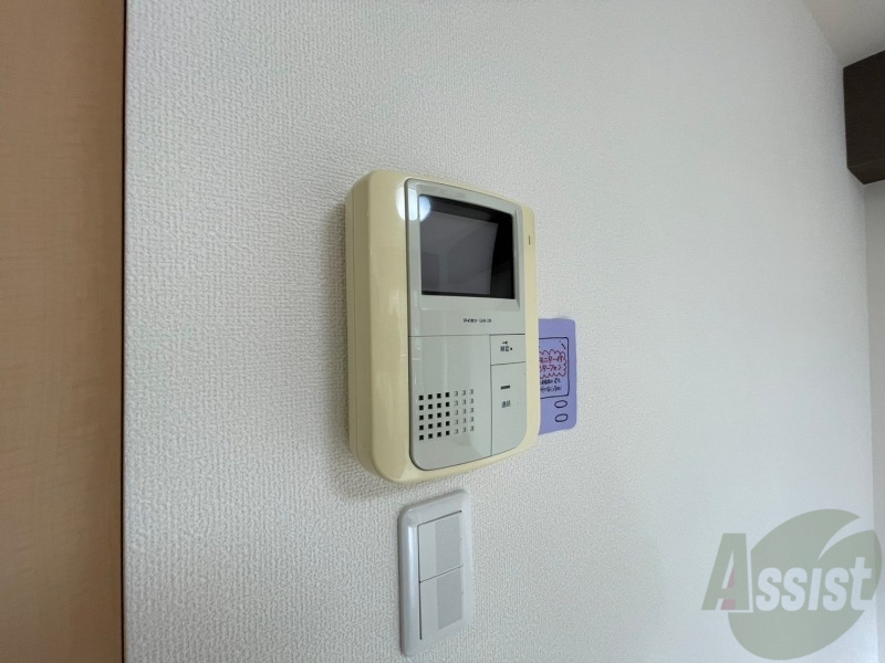 セキュリティ　ＴＶモニター付インターホンです。来客者の顔が見えるので安心！