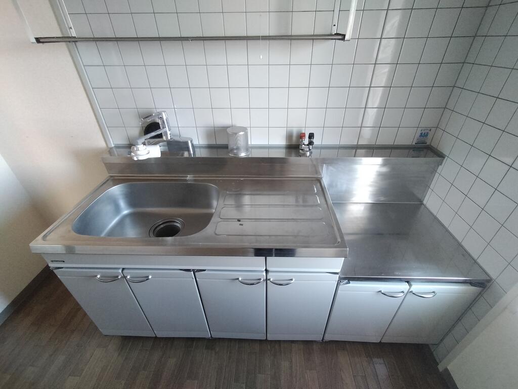 キッチン　※同建物の別のお部屋の写真です。