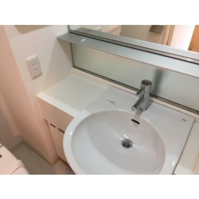 洗面設備　※同仕様写真含む