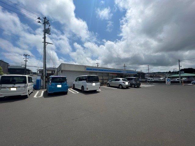 コンビニ　ローソン岩沼朝日店（コンビニ）まで400m