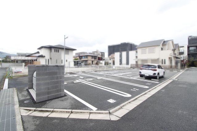 駐車場　空き状況は確認が必要です