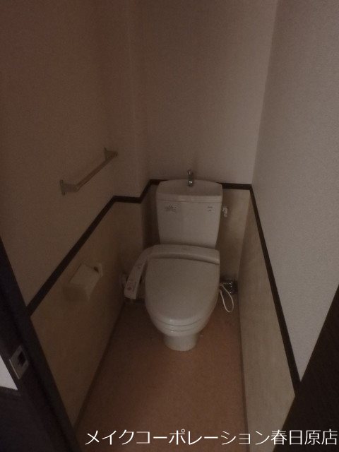 トイレ　写真は同型タイプ
