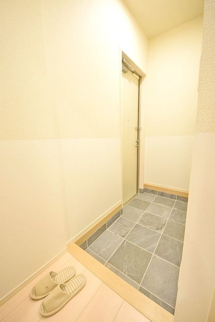 玄関　トールサイズシューズボックス付き玄関