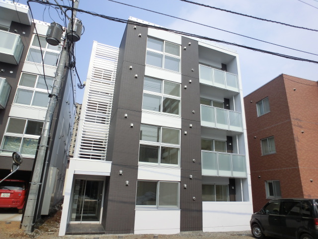 建物外観　☆地下鉄東西線発寒南駅まで徒歩3分！
