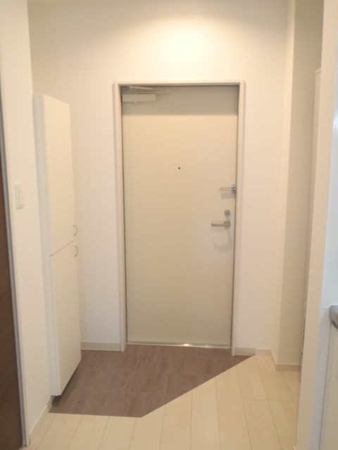 玄関　同タイプの別部屋です。