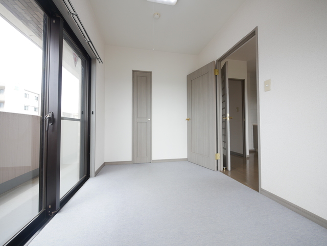 その他部屋・スペース　★シックなカーペットが引いてあります★