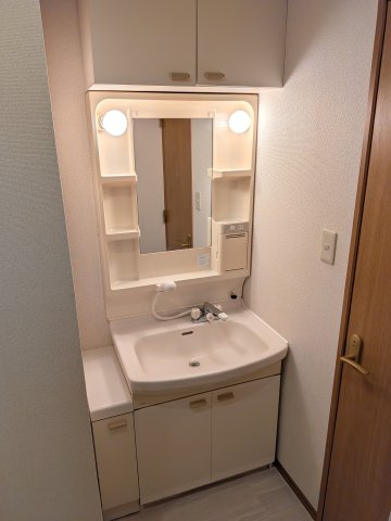 洗面設備　生活に欠かせない独立洗面台です