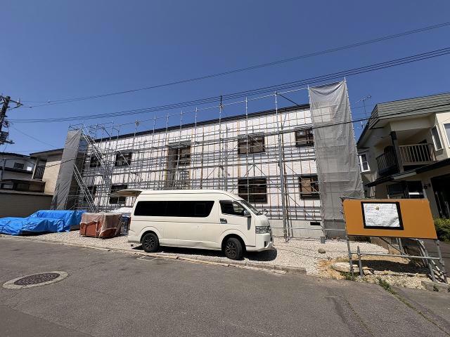 建物外観　建築中