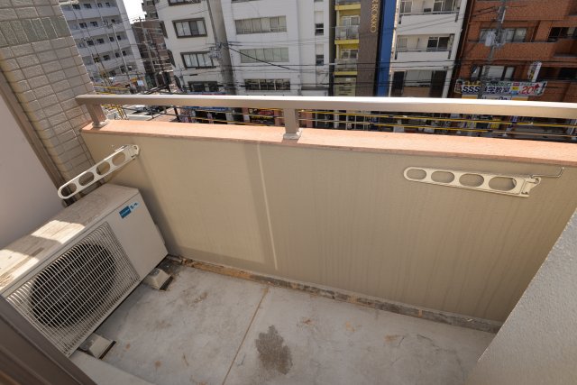 バルコニー　この写真は同マンションの他のお部屋のものです