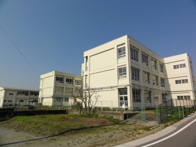 小学校　加西市立九会小学校（小学校）まで2206m