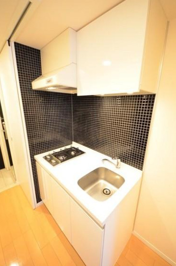 キッチン　別部屋の画像を使用しております。