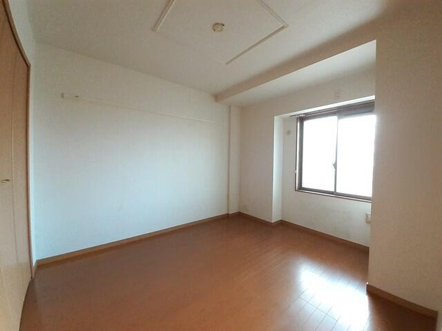 その他部屋・スペース　落ち着いて過ごせるお部屋なので、寝室にいかがでしょうか