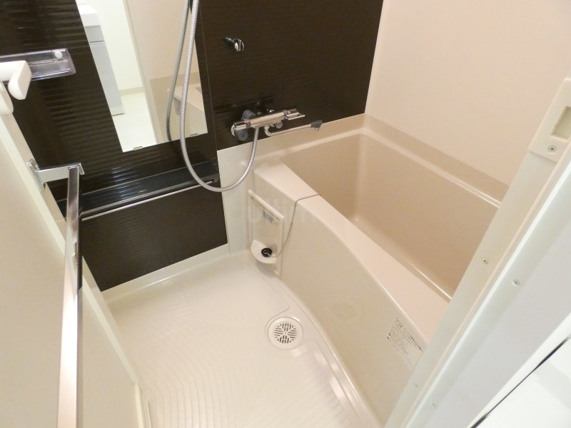 バス・シャワールーム　別タイプのお部屋です