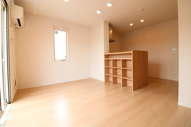 居室・リビング　※別部屋参考画像
