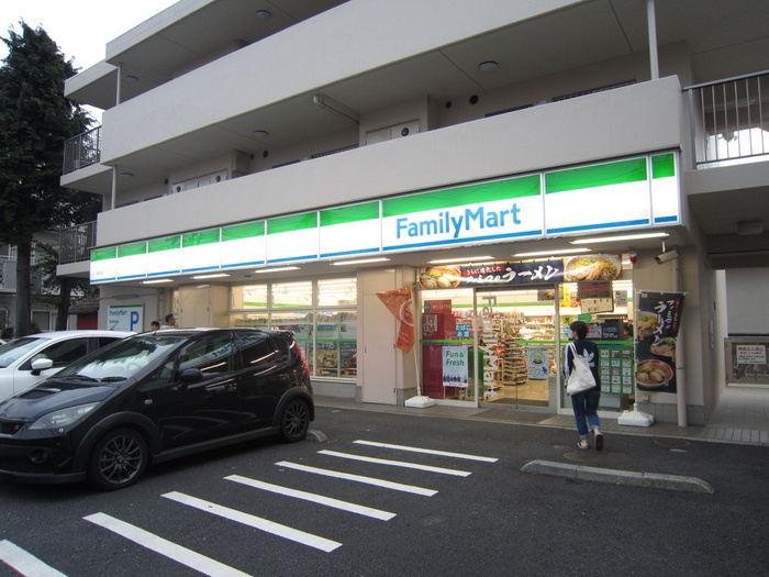 コンビニ　ファミリーマート（コンビニ）まで350m