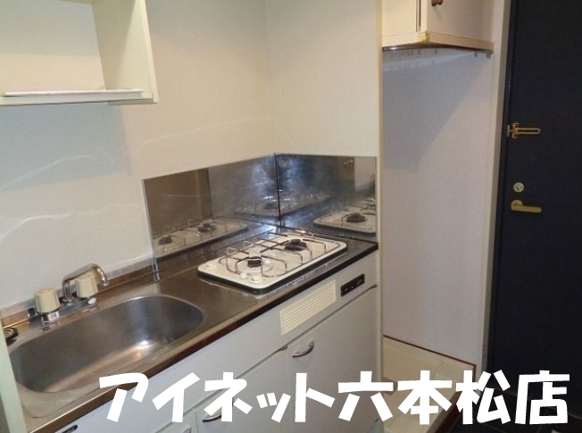 キッチン　２口コンロついています。