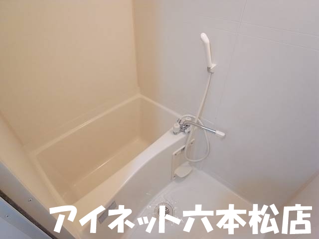 バス・シャワールーム　1日の疲れを癒しましょう。