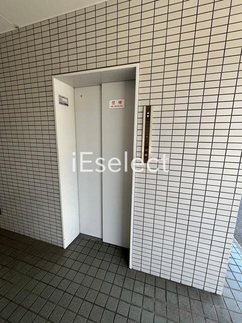 その他共有部分　エレベーター付きで高層階の移動も楽ですね