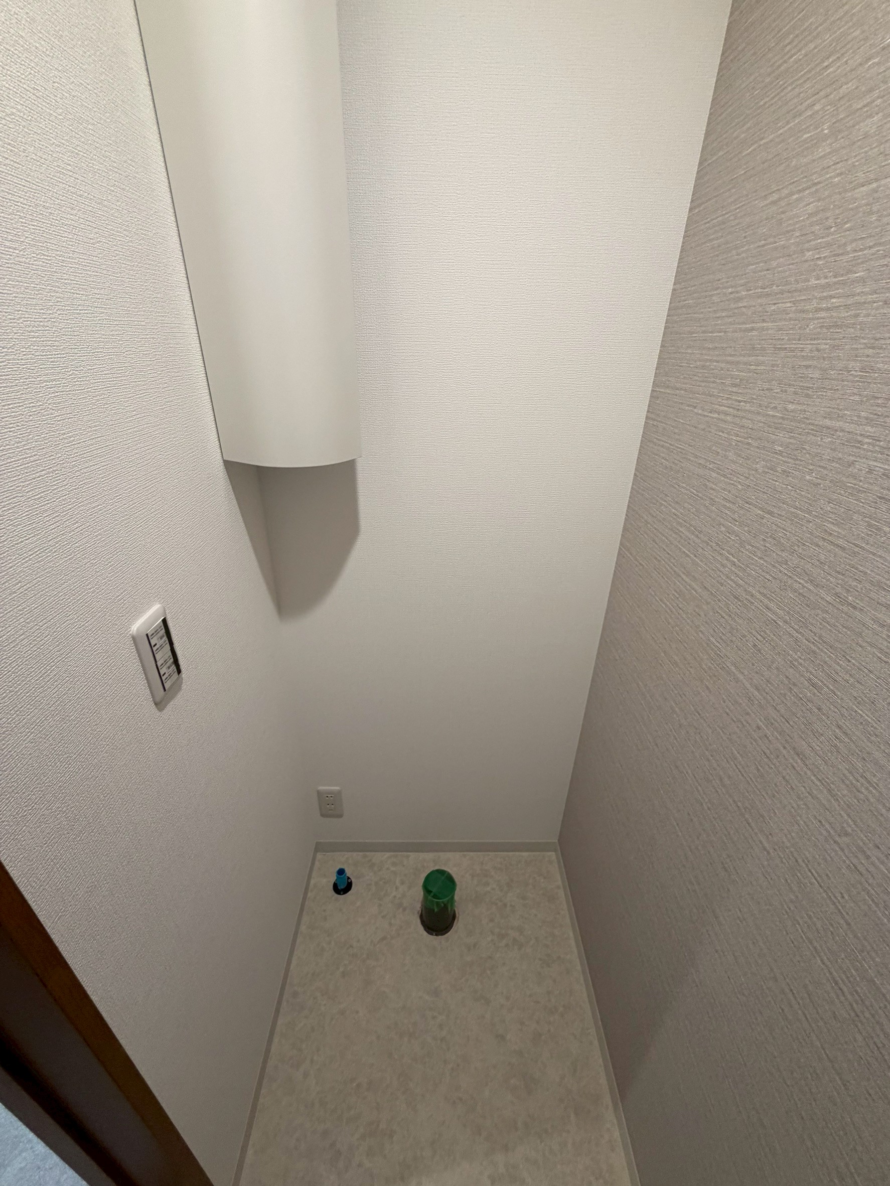 トイレ　便器設置前です