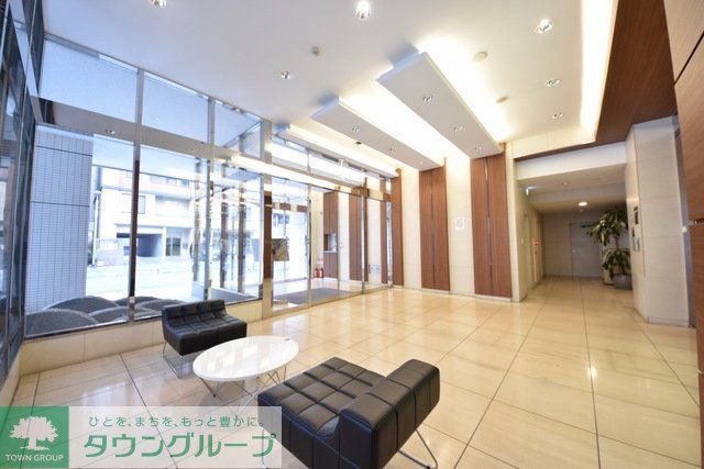 建物外観　高級感のあるエントランス
