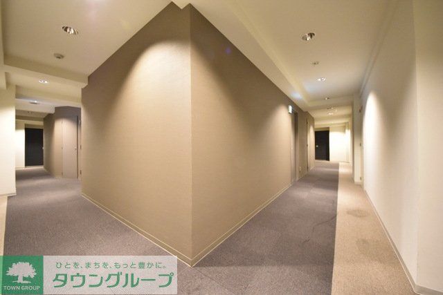 その他共有部分　落ち着いた中廊下