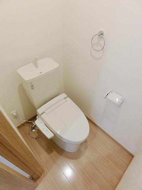 トイレ　ウォシュレット付